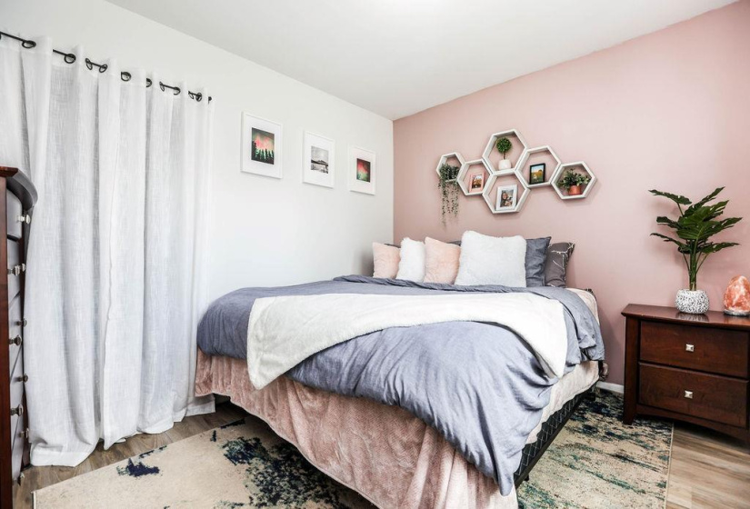 215 Berrisford, 2 Bedrooms Bedrooms, 8 Rooms Rooms,1 BathroomBathrooms,Residential,For Sale,Berrisford
