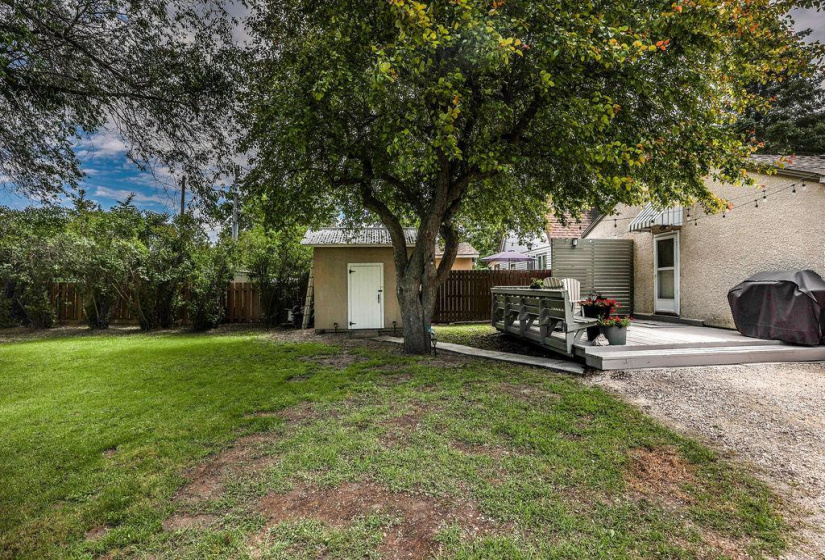 215 Berrisford, 2 Bedrooms Bedrooms, 8 Rooms Rooms,1 BathroomBathrooms,Residential,For Sale,Berrisford