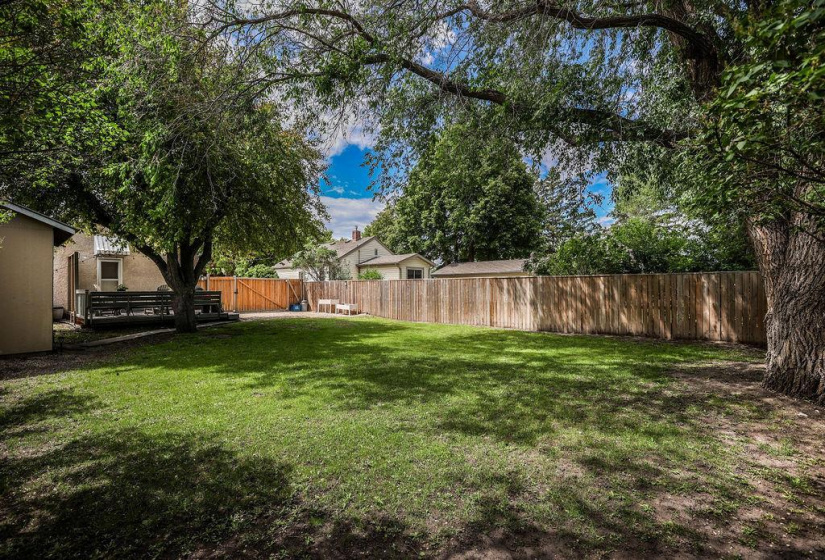 215 Berrisford, 2 Bedrooms Bedrooms, 8 Rooms Rooms,1 BathroomBathrooms,Residential,For Sale,Berrisford