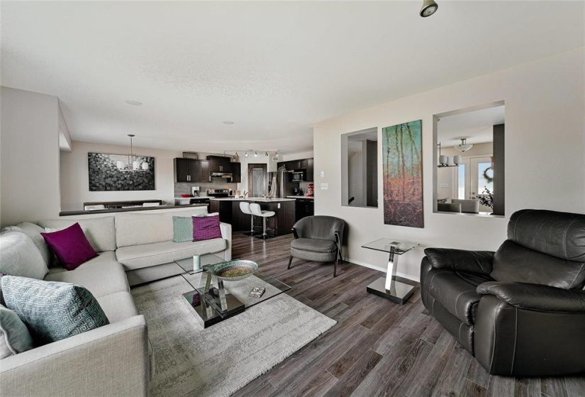 2 Kowalsky, 4 Bedrooms Bedrooms, 13 Rooms Rooms,2 BathroomsBathrooms,Residential,For Sale,Kowalsky