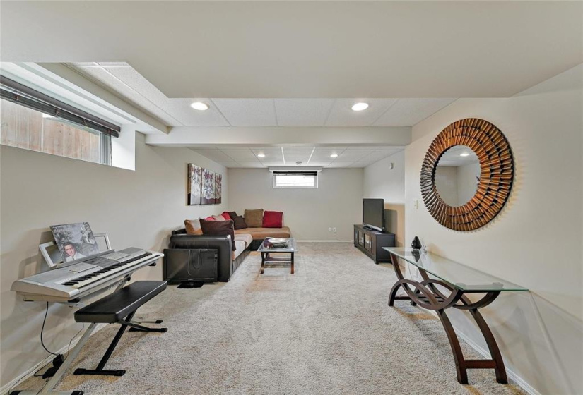 2 Kowalsky, 4 Bedrooms Bedrooms, 13 Rooms Rooms,2 BathroomsBathrooms,Residential,For Sale,Kowalsky