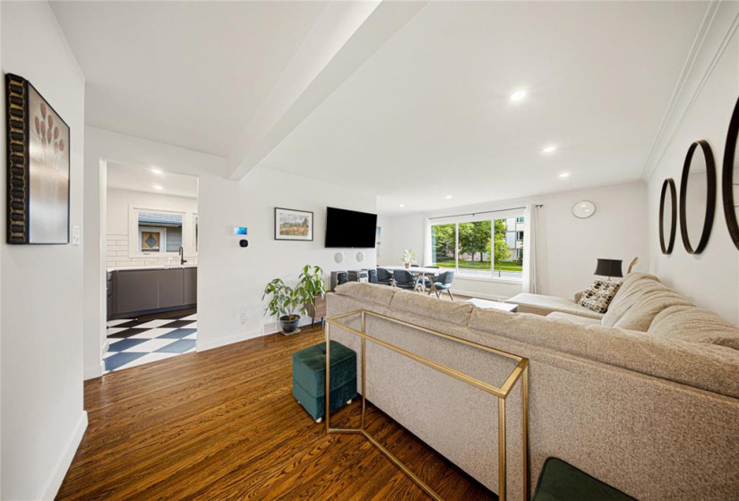 678 Lanark, 4 Bedrooms Bedrooms, 13 Rooms Rooms,2 BathroomsBathrooms,Residential,For Sale,Lanark
