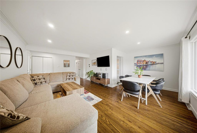 678 Lanark, 4 Bedrooms Bedrooms, 13 Rooms Rooms,2 BathroomsBathrooms,Residential,For Sale,Lanark