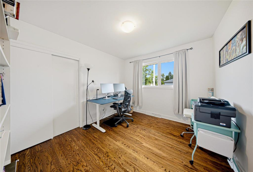 678 Lanark, 4 Bedrooms Bedrooms, 13 Rooms Rooms,2 BathroomsBathrooms,Residential,For Sale,Lanark