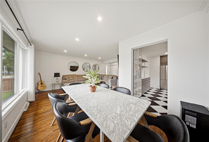 678 Lanark, 4 Bedrooms Bedrooms, 13 Rooms Rooms,2 BathroomsBathrooms,Residential,For Sale,Lanark