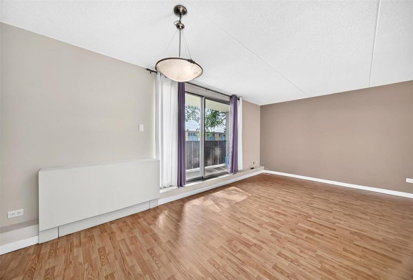 1600 Taylor, 2 Bedroom Bedrooms, 8 Room Rooms,1 BathroomBathrooms,Condominium,For Sale,Taylor,0
