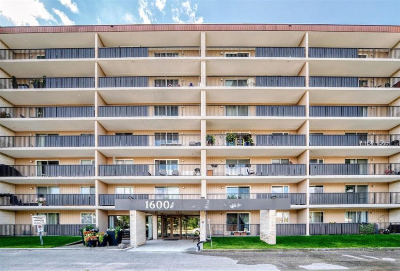 1600 Taylor, 2 Bedroom Bedrooms, 8 Room Rooms,1 BathroomBathrooms,Condominium,For Sale,Taylor,0