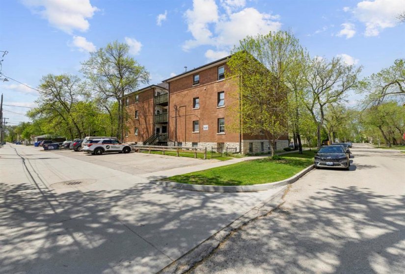 734 Dorchester, 2 Bedroom Bedrooms, 8 Room Rooms,1 BathroomBathrooms,Condominium,For Sale,Dorchester,0