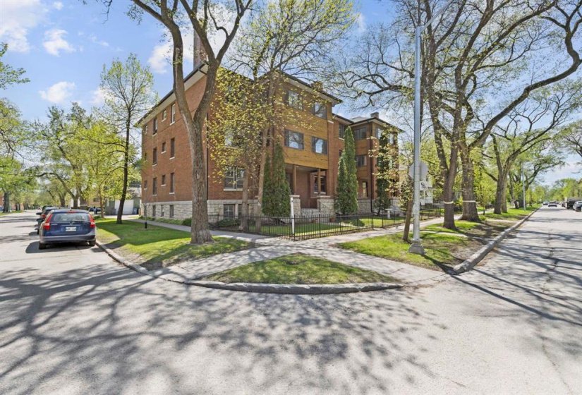 734 Dorchester, 2 Bedroom Bedrooms, 8 Room Rooms,1 BathroomBathrooms,Condominium,For Sale,Dorchester,0