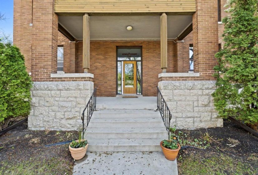 734 Dorchester, 2 Bedroom Bedrooms, 8 Room Rooms,1 BathroomBathrooms,Condominium,For Sale,Dorchester,0