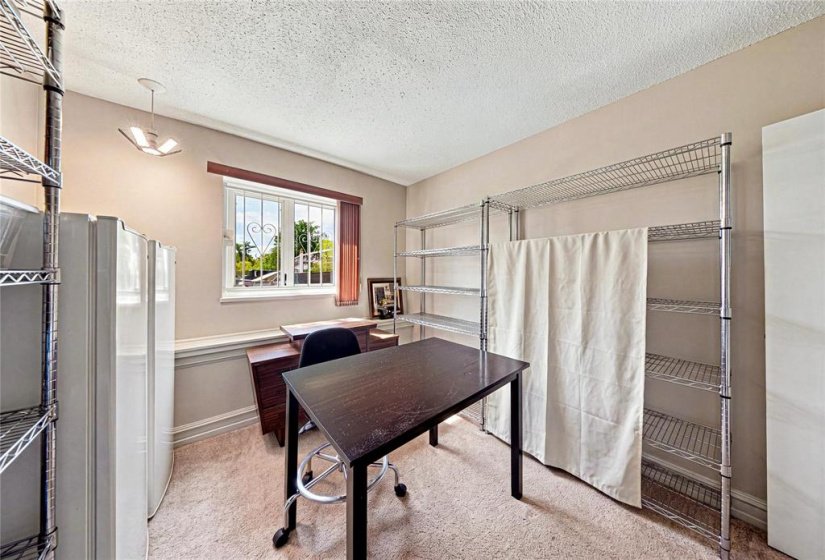 246 Roslyn, 2 Bedroom Bedrooms, 8 Room Rooms,1 BathroomBathrooms,Condominium,For Sale,Roslyn,0