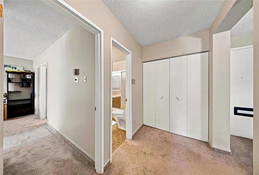 246 Roslyn, 2 Bedroom Bedrooms, 8 Room Rooms,1 BathroomBathrooms,Condominium,For Sale,Roslyn,0