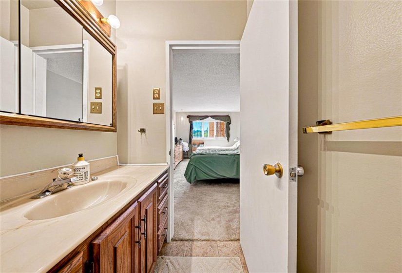 246 Roslyn, 2 Bedroom Bedrooms, 8 Room Rooms,1 BathroomBathrooms,Condominium,For Sale,Roslyn,0