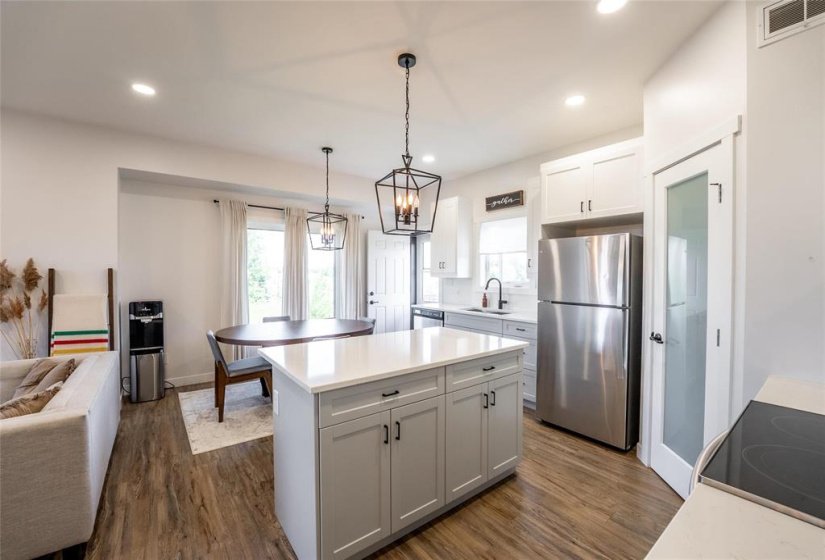 450 George, 3 Bedroom Bedrooms, 11 Room Rooms,3 BathroomBathrooms,Residential,For Sale,George,0