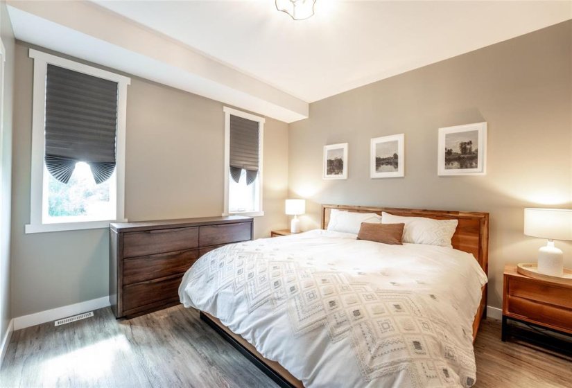 450 George, 3 Bedroom Bedrooms, 11 Room Rooms,3 BathroomBathrooms,Residential,For Sale,George,0