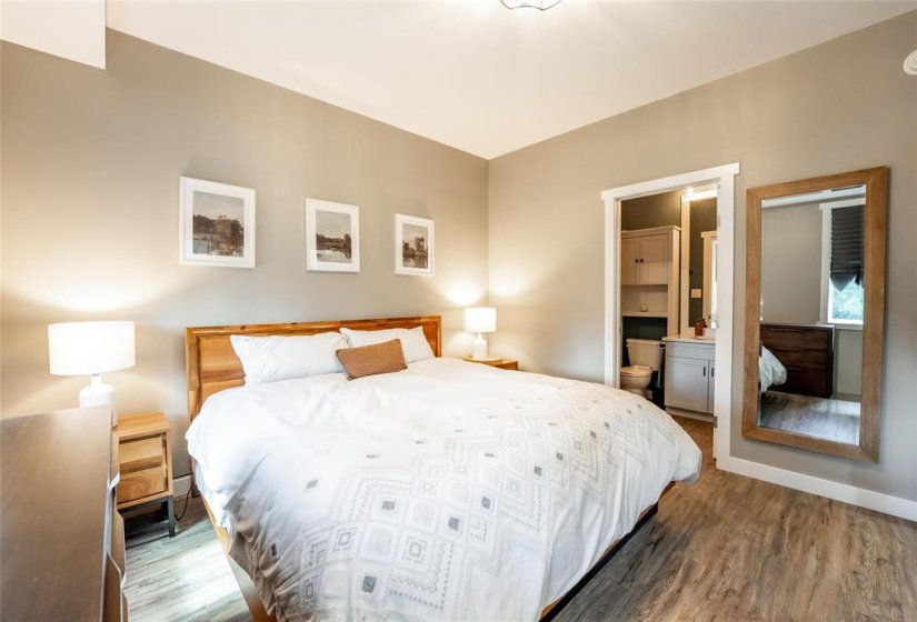 450 George, 3 Bedroom Bedrooms, 11 Room Rooms,3 BathroomBathrooms,Residential,For Sale,George,0