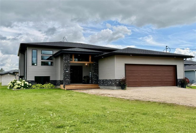 450 George, 3 Bedroom Bedrooms, 11 Room Rooms,3 BathroomBathrooms,Residential,For Sale,George,0