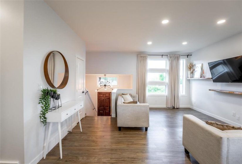 450 George, 3 Bedroom Bedrooms, 11 Room Rooms,3 BathroomBathrooms,Residential,For Sale,George,0
