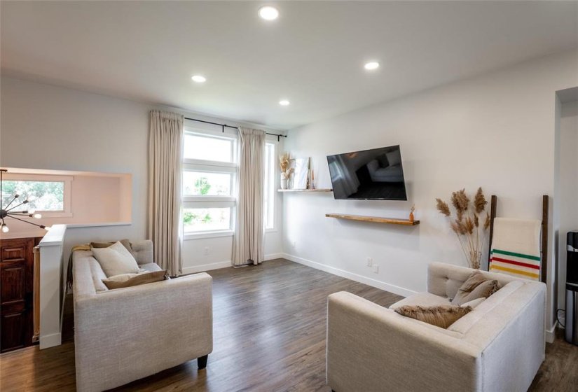 450 George, 3 Bedroom Bedrooms, 11 Room Rooms,3 BathroomBathrooms,Residential,For Sale,George,0