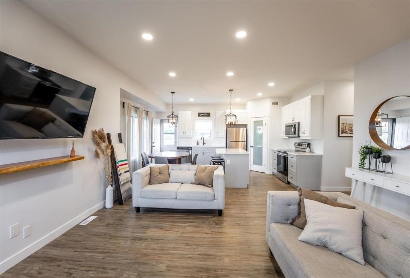 450 George, 3 Bedroom Bedrooms, 11 Room Rooms,3 BathroomBathrooms,Residential,For Sale,George,0
