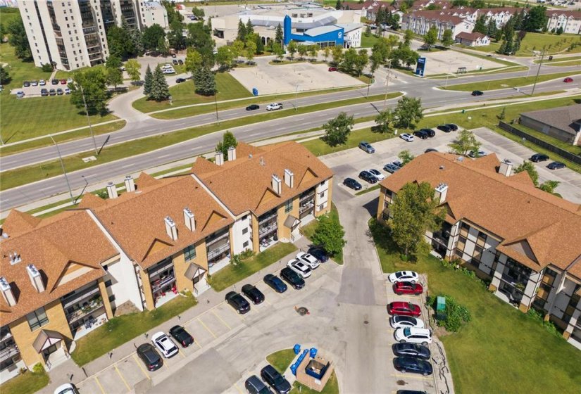 197 Victor Lewis, 3 Bedroom Bedrooms, 9 Room Rooms,1 BathroomBathrooms,Condominium,For Sale,Victor Lewis,0