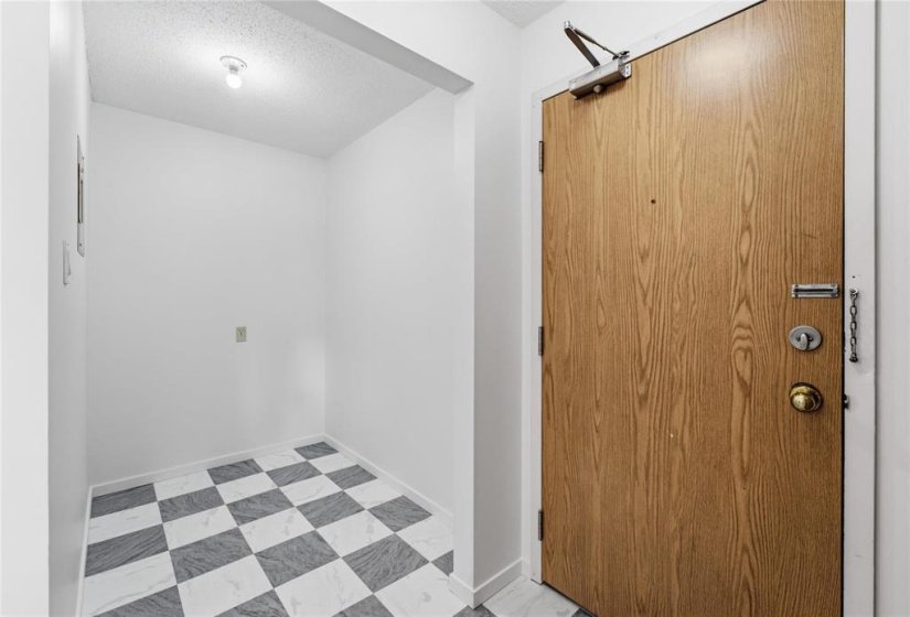 120 Plaza, 2 Bedroom Bedrooms, 7 Room Rooms,1 BathroomBathrooms,Condominium,For Sale,Plaza,0