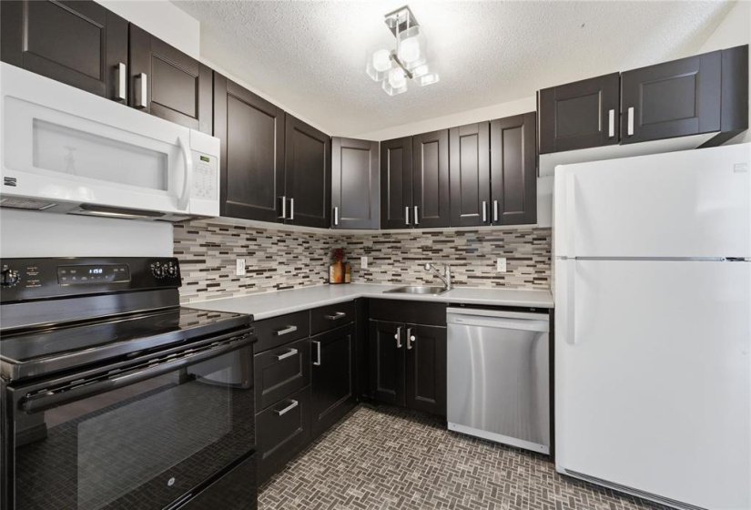 120 Plaza, 2 Bedroom Bedrooms, 7 Room Rooms,1 BathroomBathrooms,Condominium,For Sale,Plaza,0