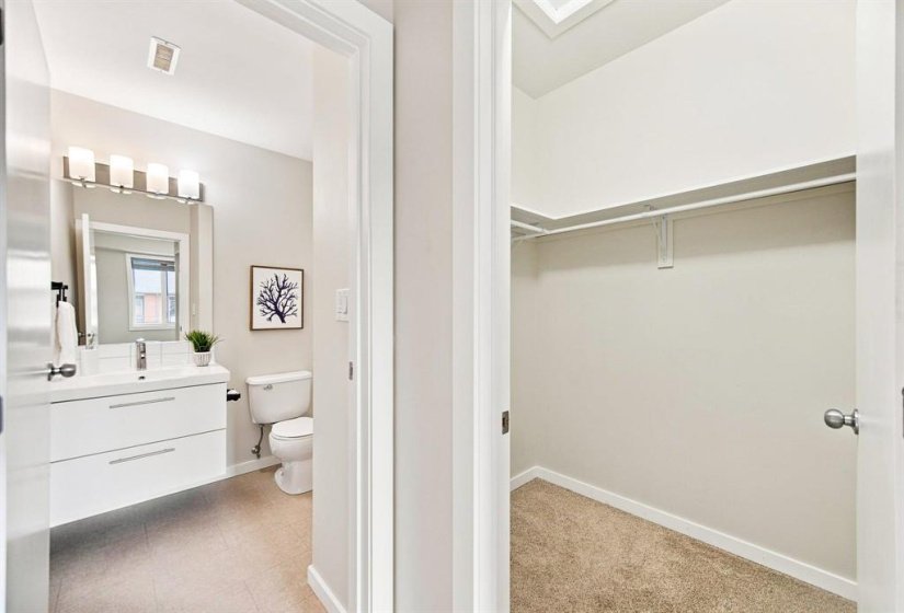 1355 Lee, 2 Bedroom Bedrooms, 6 Room Rooms,2 BathroomBathrooms,Condominium,For Sale,Lee,0