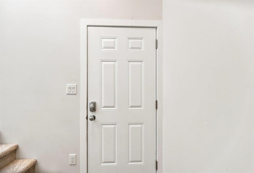1355 Lee, 2 Bedroom Bedrooms, 6 Room Rooms,2 BathroomBathrooms,Condominium,For Sale,Lee,0