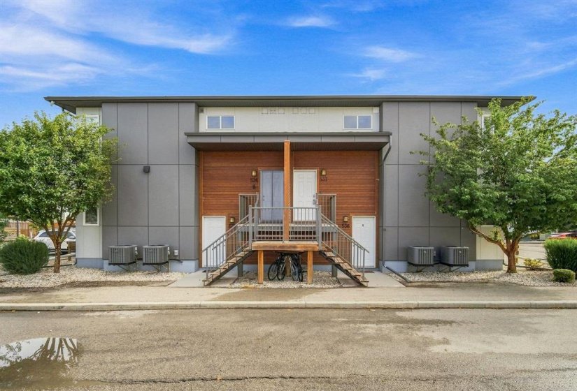 1355 Lee, 2 Bedroom Bedrooms, 6 Room Rooms,2 BathroomBathrooms,Condominium,For Sale,Lee,0