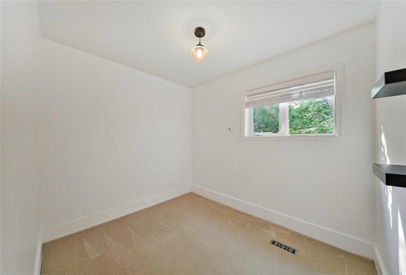16 Cunnington, 2 Bedroom Bedrooms, 8 Room Rooms,1 BathroomBathrooms,Residential,For Sale,Cunnington,0