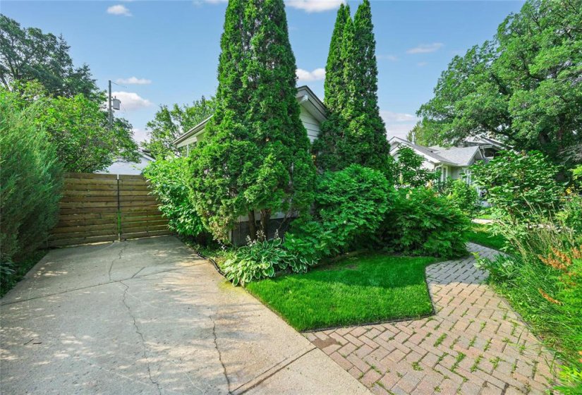 16 Cunnington, 2 Bedroom Bedrooms, 8 Room Rooms,1 BathroomBathrooms,Residential,For Sale,Cunnington,0