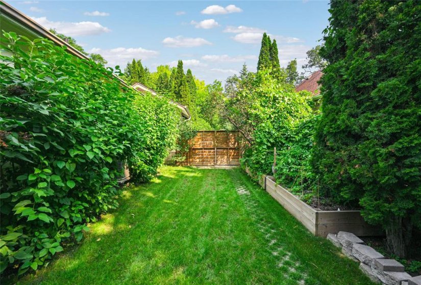 16 Cunnington, 2 Bedroom Bedrooms, 8 Room Rooms,1 BathroomBathrooms,Residential,For Sale,Cunnington,0
