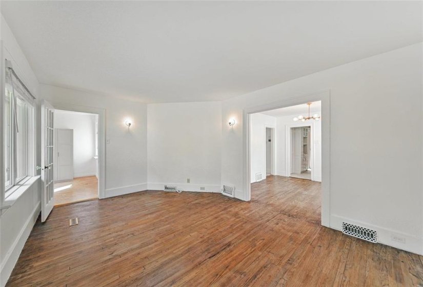 16 Cunnington, 2 Bedroom Bedrooms, 8 Room Rooms,1 BathroomBathrooms,Residential,For Sale,Cunnington,0