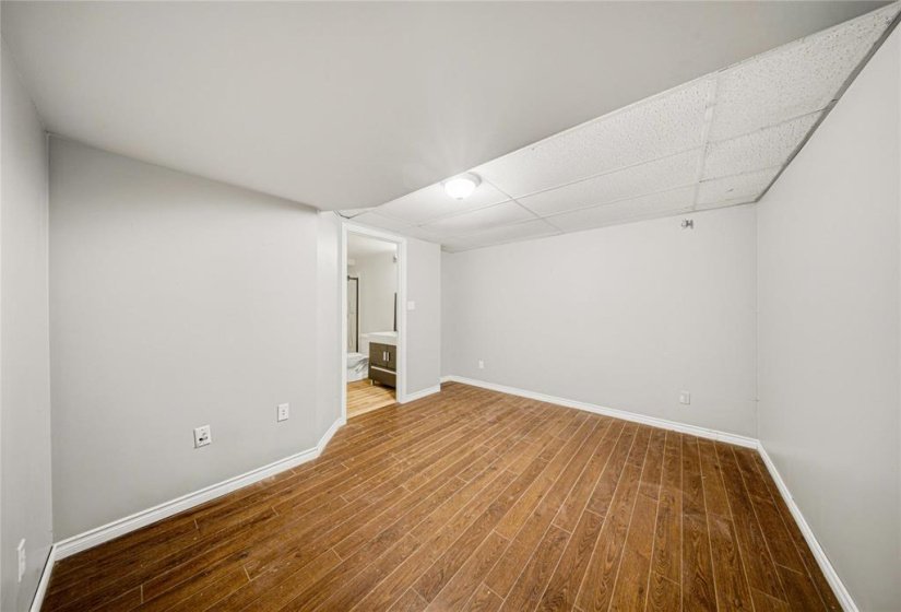 31 Treasure, 3 Bedroom Bedrooms, 15 Room Rooms,3 BathroomBathrooms,Residential,For Sale,Treasure,0