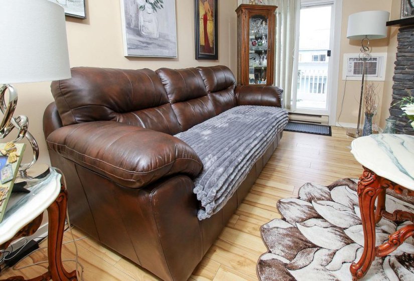 193 Watson, 2 Bedroom Bedrooms, 8 Room Rooms,1 BathroomBathrooms,Condominium,For Sale,Watson,0