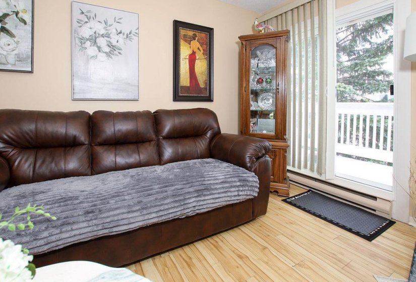 193 Watson, 2 Bedroom Bedrooms, 8 Room Rooms,1 BathroomBathrooms,Condominium,For Sale,Watson,0