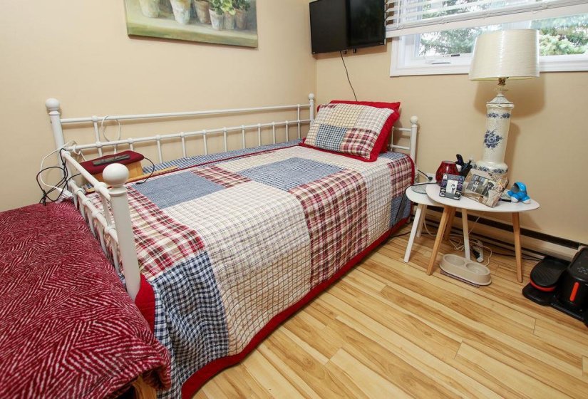 193 Watson, 2 Bedroom Bedrooms, 8 Room Rooms,1 BathroomBathrooms,Condominium,For Sale,Watson,0