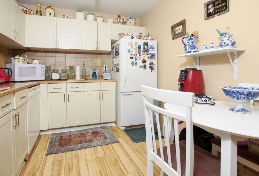 193 Watson, 2 Bedroom Bedrooms, 8 Room Rooms,1 BathroomBathrooms,Condominium,For Sale,Watson,0