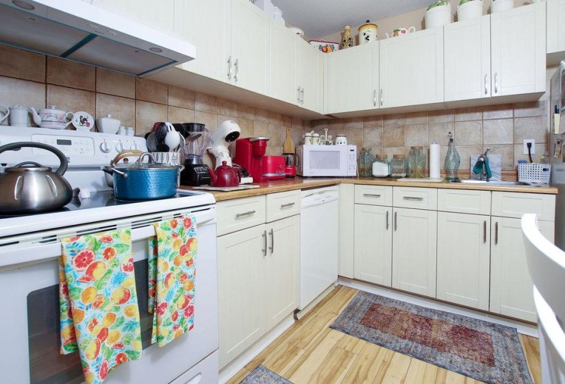 193 Watson, 2 Bedroom Bedrooms, 8 Room Rooms,1 BathroomBathrooms,Condominium,For Sale,Watson,0