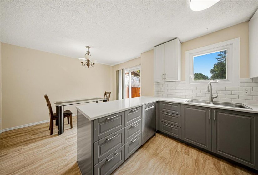 178 Pentland, 3 Bedroom Bedrooms, 12 Room Rooms,1 BathroomBathrooms,Residential,For Sale,Pentland,0