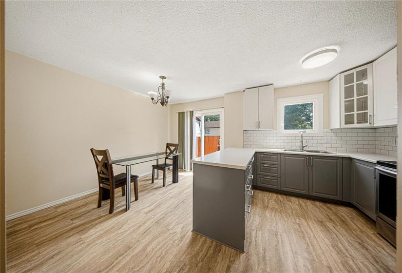 178 Pentland, 3 Bedroom Bedrooms, 12 Room Rooms,1 BathroomBathrooms,Residential,For Sale,Pentland,0