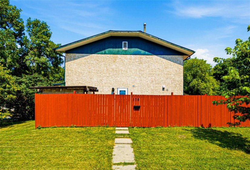 178 Pentland, 3 Bedroom Bedrooms, 12 Room Rooms,1 BathroomBathrooms,Residential,For Sale,Pentland,0