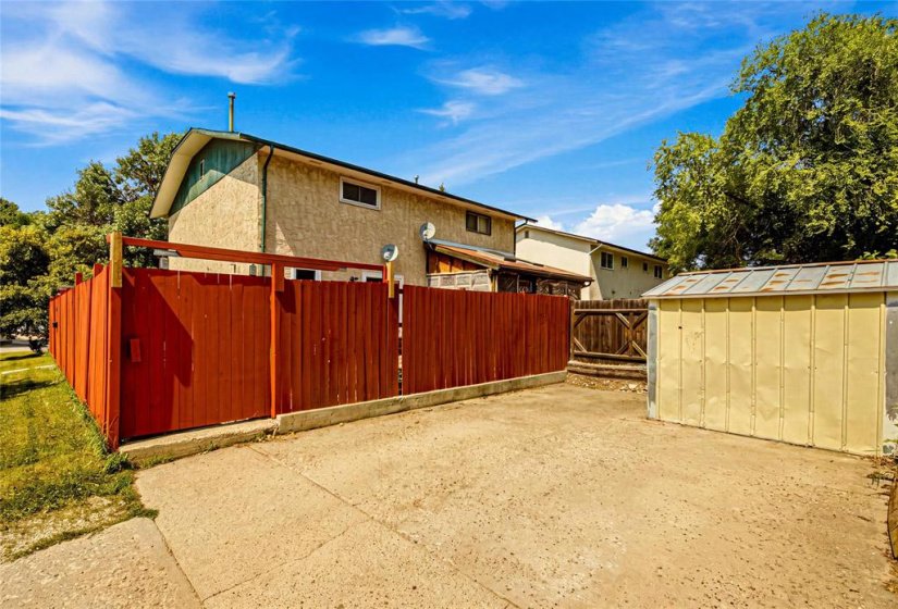 178 Pentland, 3 Bedroom Bedrooms, 12 Room Rooms,1 BathroomBathrooms,Residential,For Sale,Pentland,0