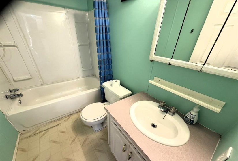 480 Augier, 3 Bedroom Bedrooms, 9 Room Rooms,2 BathroomBathrooms,Residential,For Sale,Augier,0