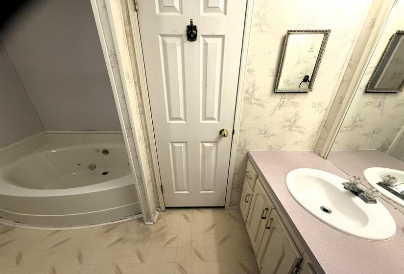 480 Augier, 3 Bedroom Bedrooms, 9 Room Rooms,2 BathroomBathrooms,Residential,For Sale,Augier,0