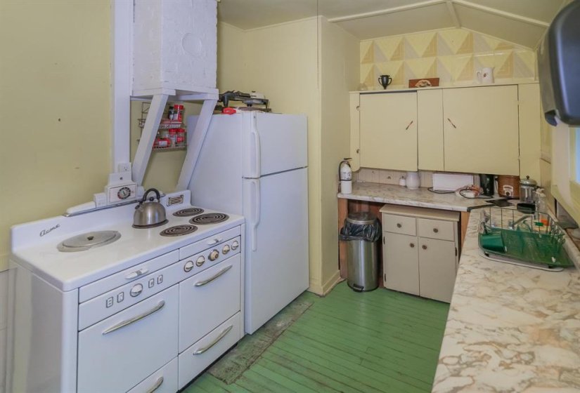 47 Lakeview, 3 Bedroom Bedrooms, 6 Room Rooms,0,Residential,For Sale,Lakeview,0