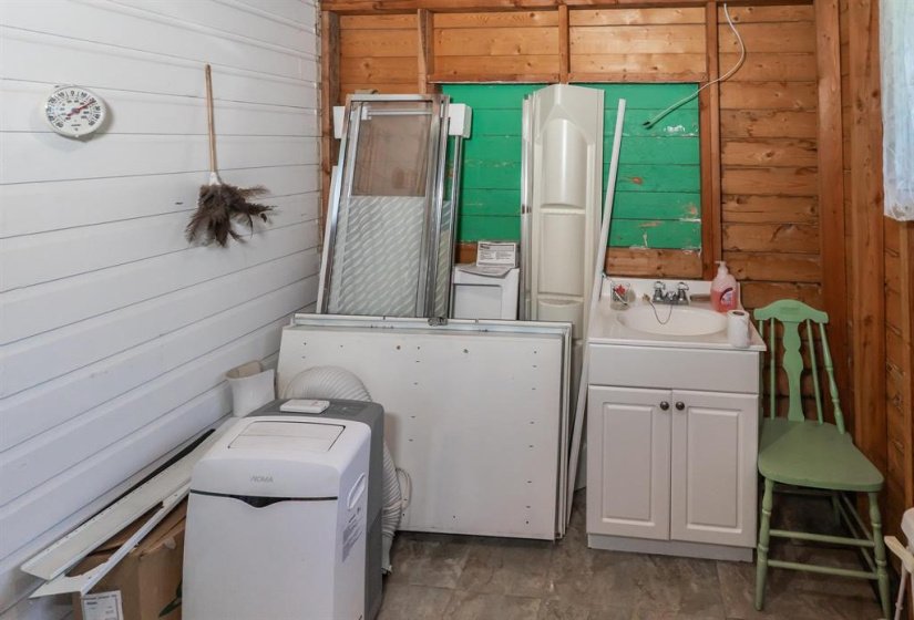 47 Lakeview, 3 Bedroom Bedrooms, 6 Room Rooms,0,Residential,For Sale,Lakeview,0
