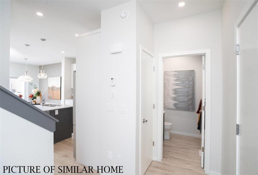 305 Moonlight, 3 Bedroom Bedrooms, 10 Room Rooms,2 BathroomBathrooms,Residential,For Sale,Moonlight,0