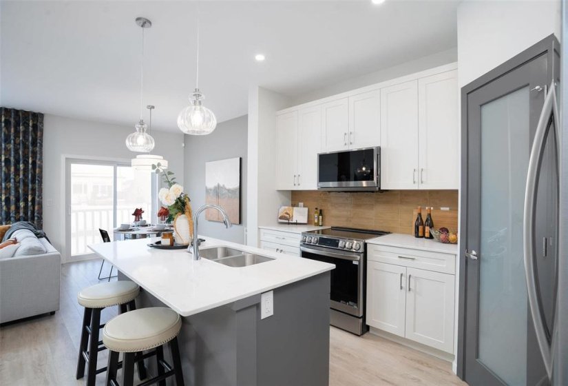 305 Moonlight, 3 Bedroom Bedrooms, 10 Room Rooms,2 BathroomBathrooms,Residential,For Sale,Moonlight,0
